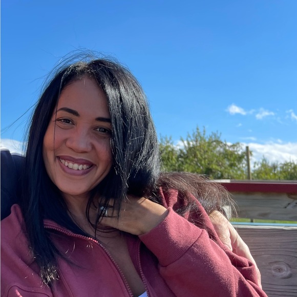 Profile Picture of Anna Moruzzi (@annam0116closet) on Poshmark