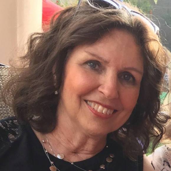 Profile Picture of Kathleen Malczyk (@kmalczyk) on Poshmark