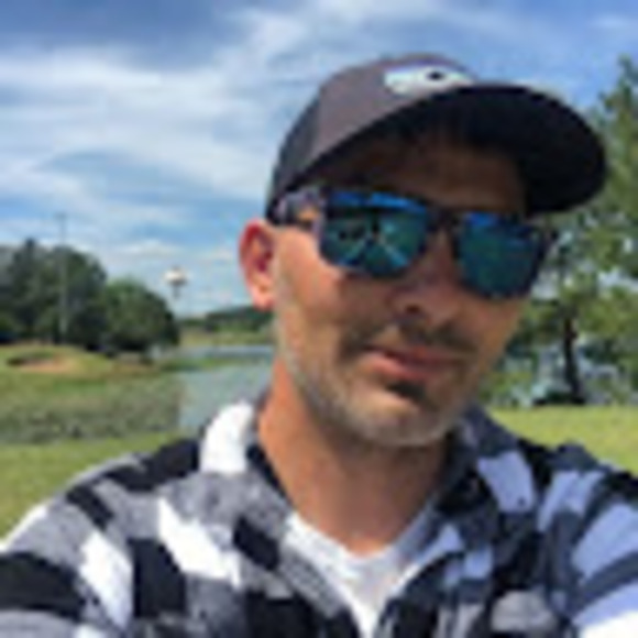 Profile Picture of Aaron Hansel (@hanselaaron15) on Poshmark