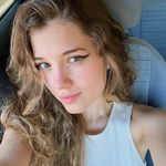 Profile Photo of alicia poncelas (@perfilraro) on Instagram