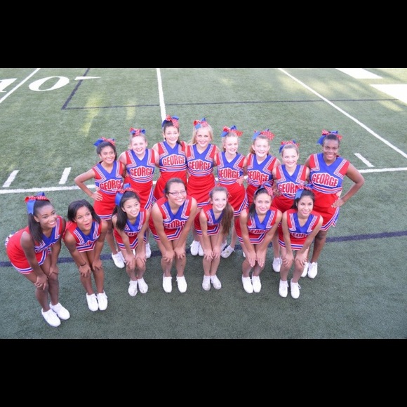 Profile Picture of Hannah Knight (@hannahknight1) on Poshmark