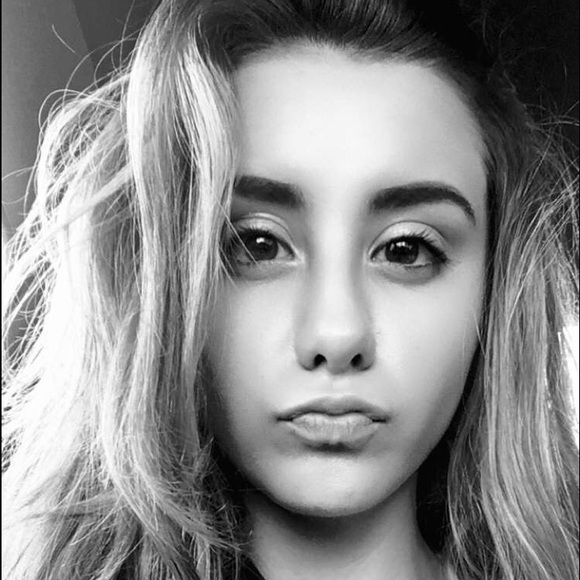Profile Picture of Audrey Preuninger (@audreylynp) on Poshmark