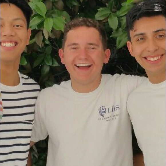 Profile Picture of Benjamin Rosales (@flatfish4u) on Poshmark