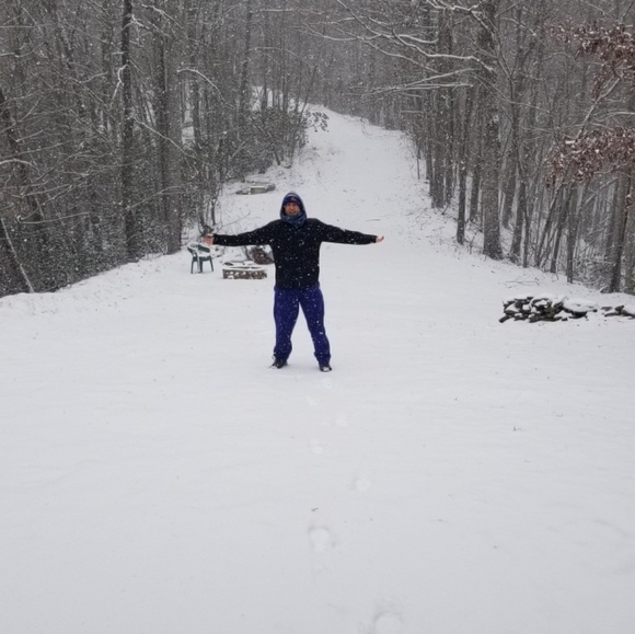 Luis Larrea - Poshmark Profile Picture of Luis Larrea (@luislarrea) on Poshmark