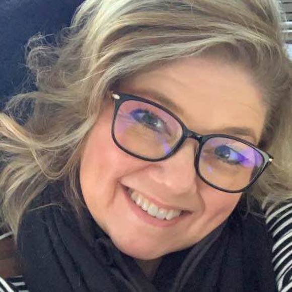 Profile Picture of Cindy Walter (@richendawalter) on Poshmark