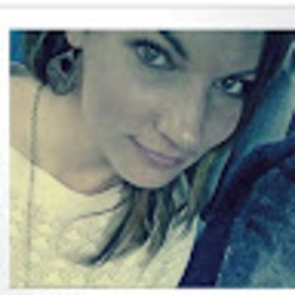 Profile Picture of Samara Minton-connell (@sakamurphy) on Poshmark