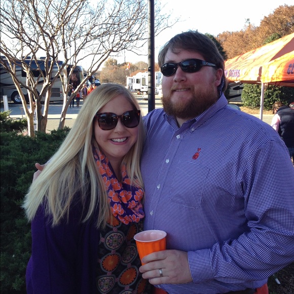 Profile Picture of Crystal Rowe (@ecrystl) on Poshmark