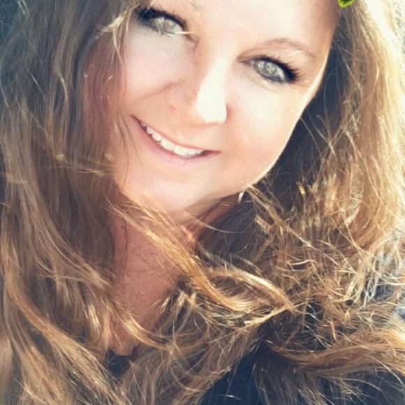 Profile Picture of Cammie Ockman (@cammieockman) on Poshmark