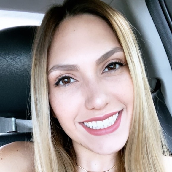 Profile Picture of Nina Albino (@ninafrances) on Poshmark