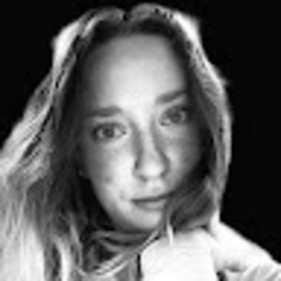 Madeline Paul - Poshmark Profile Picture of Madeline Paul (@madelinepaul69) on Poshmark