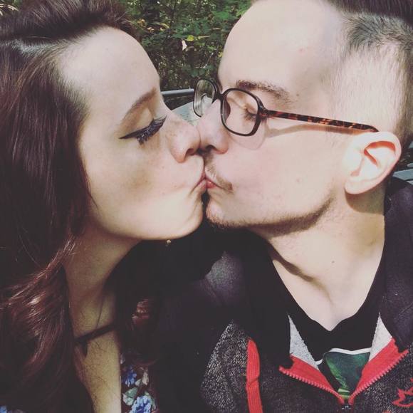 Profile Picture of Taryn Gates (@taryncat91) on Poshmark