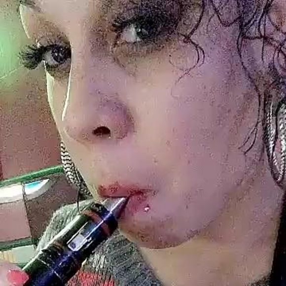 Profile Picture of Yolanda Shaw (@yshaw31) on Poshmark