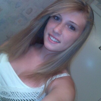 Profile Picture of Leslie Michelle Crow (@LMichelle15) on Twitter