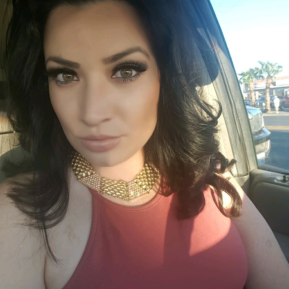 Profile Picture of Engris Dheming (@idheming1) on Poshmark