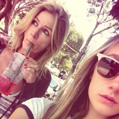 Profile Picture of Mary Larsen (@marymoney29) on Twitter