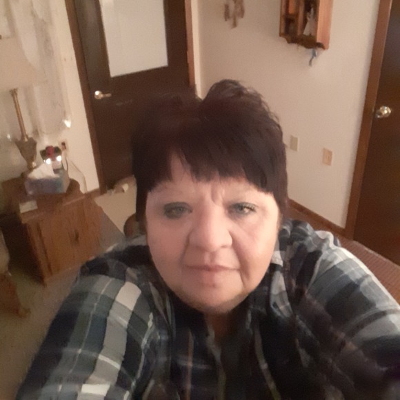 Profile Picture of Debra Vandyne (@dcharmedone59) on Poshmark