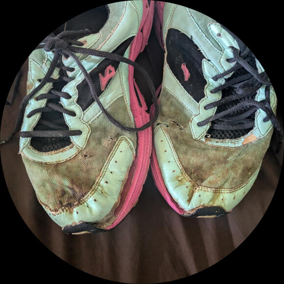 Profile Picture of Chris Houtz (@wornoutrunners) on Poshmark
