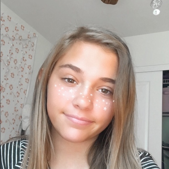 Profile Picture of Brianna Baumann (@bnb022106) on Poshmark