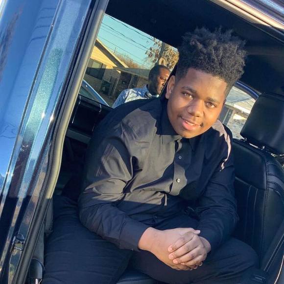 Profile Picture of Travez Jamon (@browntravez12) on Poshmark