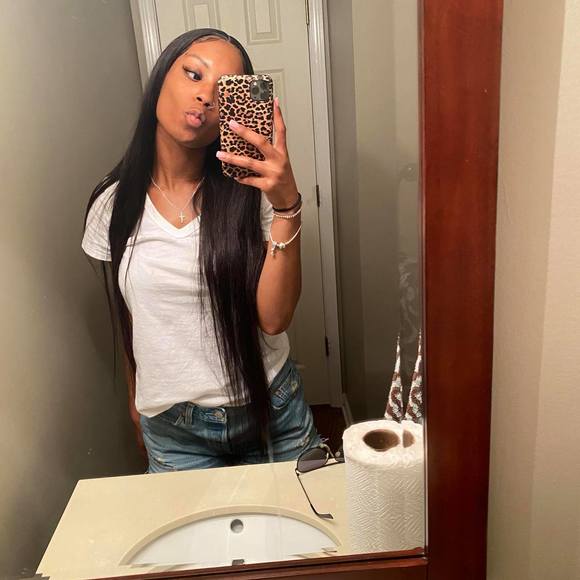 Profile Picture of Ashlee Hendricks (@ashlee9078) on Poshmark