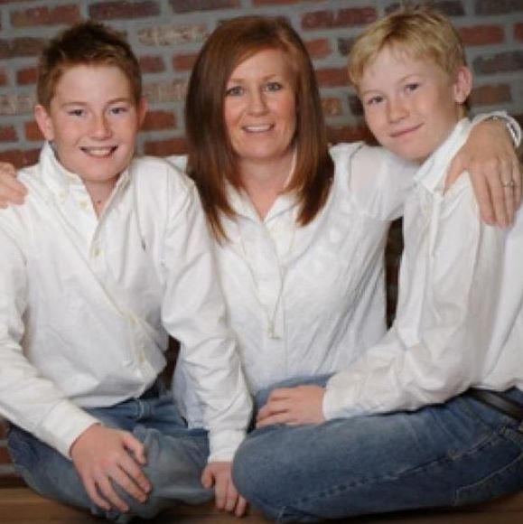 Profile Picture of Wendy Lampe (@wendy_lampe) on Poshmark