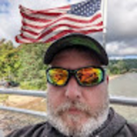 Profile Picture of Dean Hafermann (@hafermanndean) on Poshmark