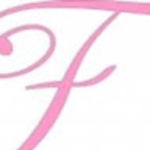 Profile Picture of Fabiola Miranda (@fabizesati) on Poshmark