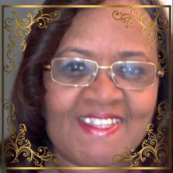 Profile Picture of Nidia Colon (@redtank586) on Poshmark