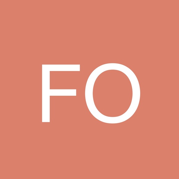 Profile Picture of Fiji liu ongo Ongo (@fijiongo) on Poshmark