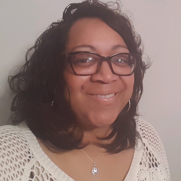 Profile Picture of Myrtle Adams-davis (@sisterinlaw17) on Poshmark