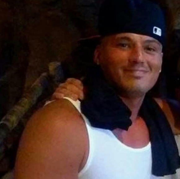 Profile Picture of Mikey Leone (@leone4167) on Poshmark