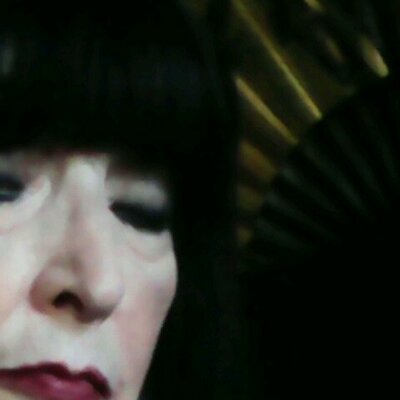 Profile Picture of Diane Ross Davison (@hoodwinksg) on Twitter