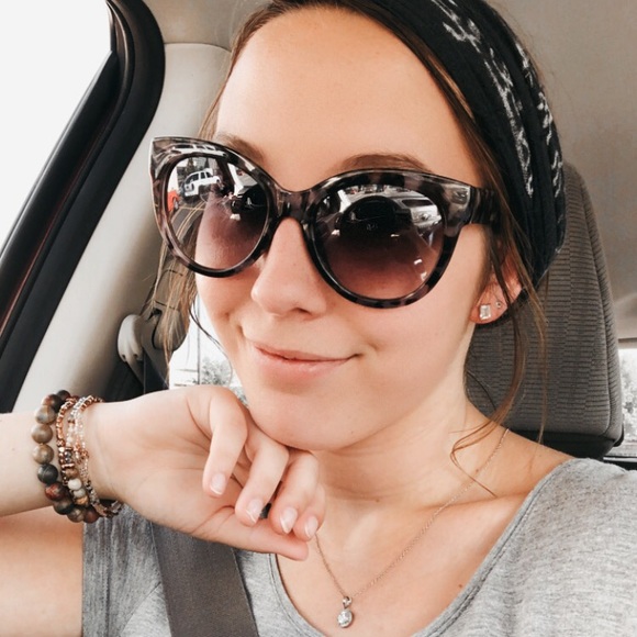 Profile Picture of Kate Huff (@katehuffff) on Poshmark