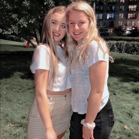 Profile Picture of Jemma Copiskey (@jemmacopiskey) on Poshmark