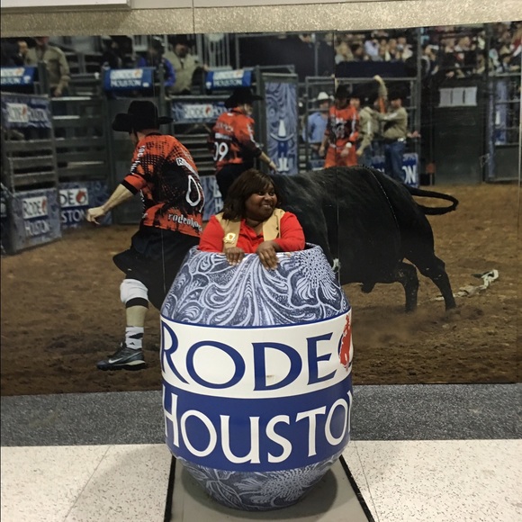 Profile Picture of Erica Hebert (@thrifty911) on Poshmark