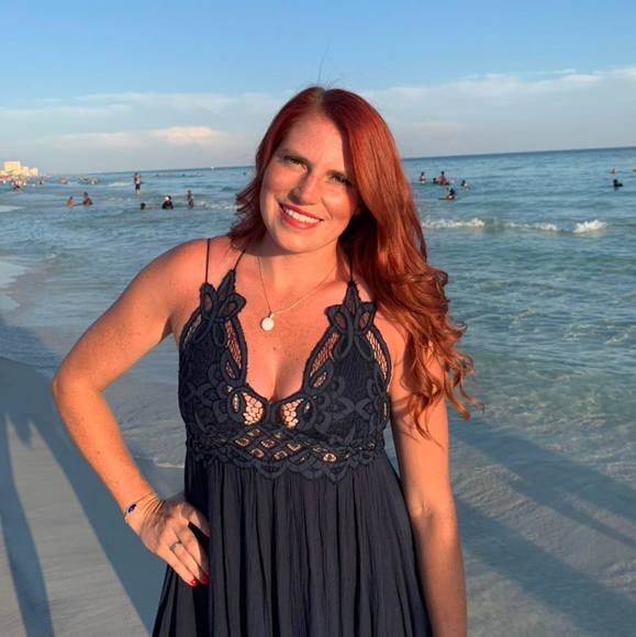 Mackenzie Carder - Poshmark Profile Picture of Mackenzie Carder (@mackenziecarder) on Poshmark