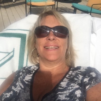 Profile Picture of Jean Travers (@JeanTravlQueen) on Twitter
