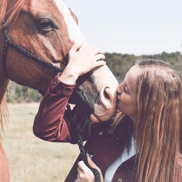 Profile Picture of Mandy Quaschnick (@mandyq14) on Poshmark