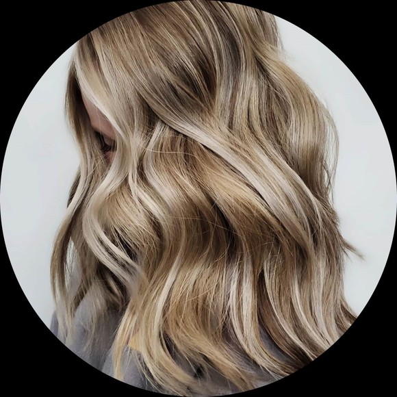 Profile Picture of Braelynn Strasburg (@braelynnstrasbu) on Poshmark