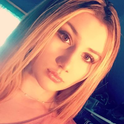 Profile Picture of Madeline Schneider (@madelineschne18) on Twitter