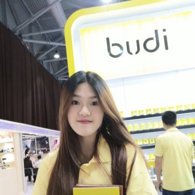 Profile Picture of Crystal Ma (@Crystalma15) on Twitter