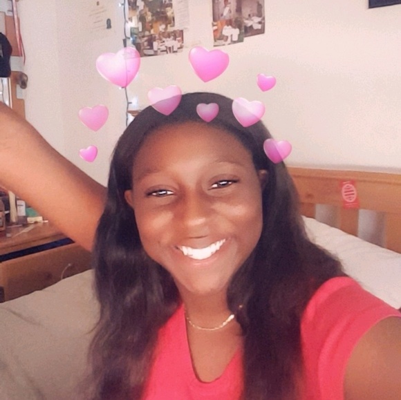 Profile Picture of Alexandra Cadet (@alyxx22) on Poshmark