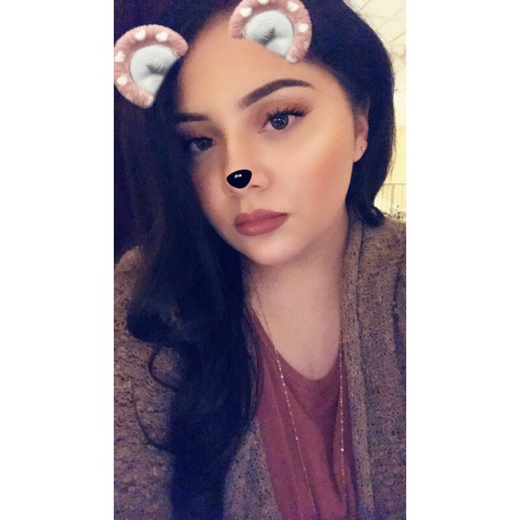 Profile Picture of Julia Besson (@jujubee91700) on Poshmark