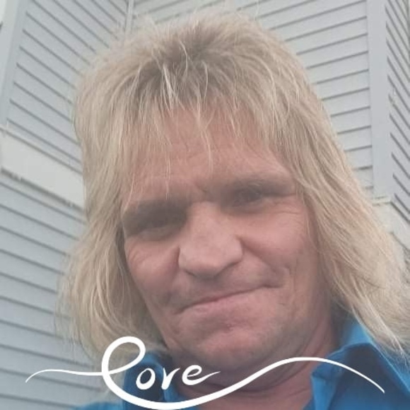 Profile Picture of Dale Myers (@dalemyers) on Poshmark