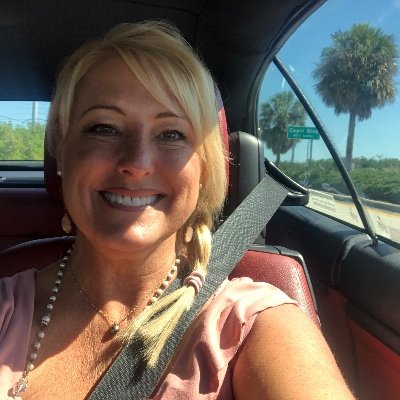 Profile Picture of Audrey Darling (@AudreyDarling8) on Twitter