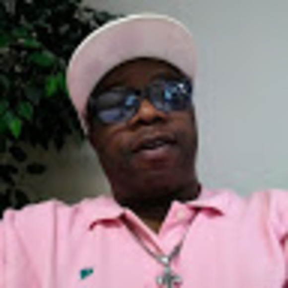Profile Picture of Glynn Ivory (@glynn584) on Poshmark