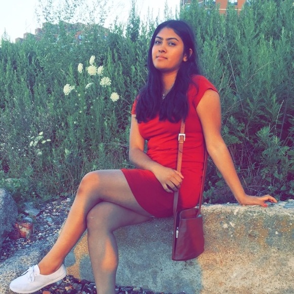 Profile Picture of Vivian Persaud (@viviindiana) on Poshmark