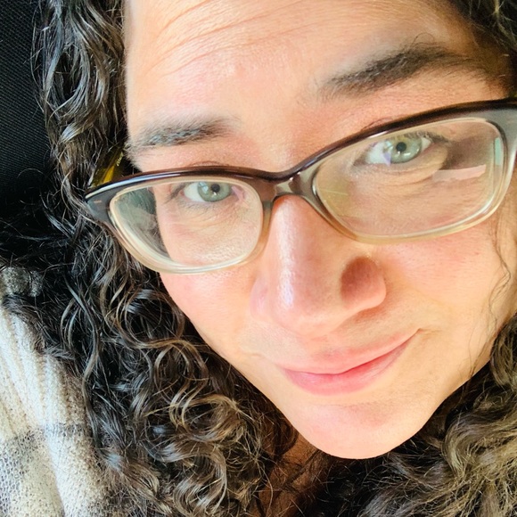 Profile Picture of Gabrielle Radojevich (@g_radojevich) on Poshmark