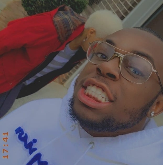 Profile Picture of Alexzander Simmons (@909rare) on Poshmark