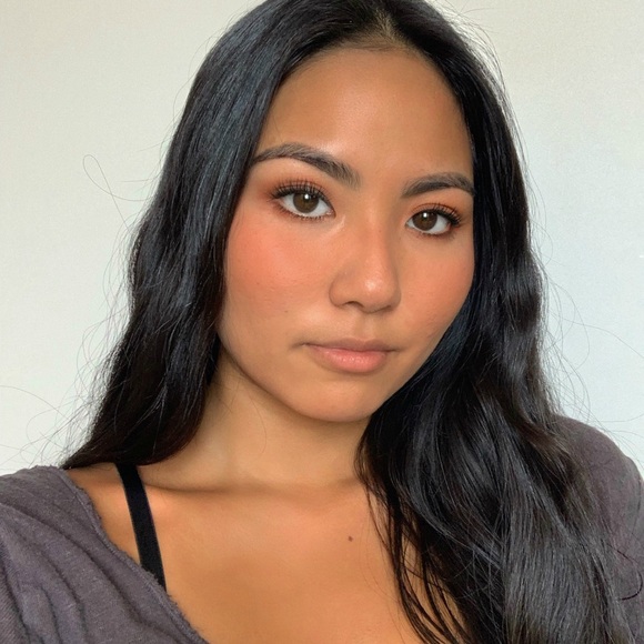 Profile Picture of Gina Kim (@ginakim97) on Poshmark